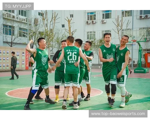 足球三剑客荣耀时刻高清图集展现巅峰技术与无与伦比的球场风采